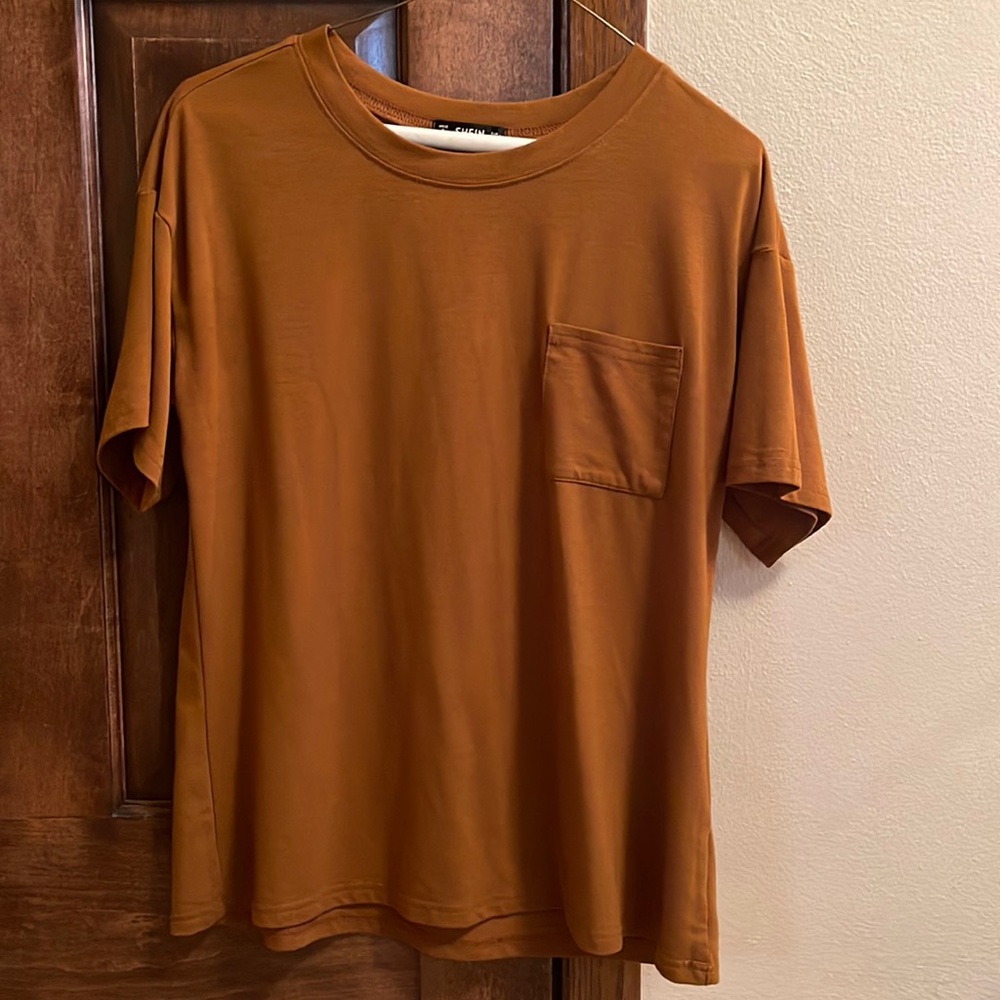 Plain T-shirt w/ pocket